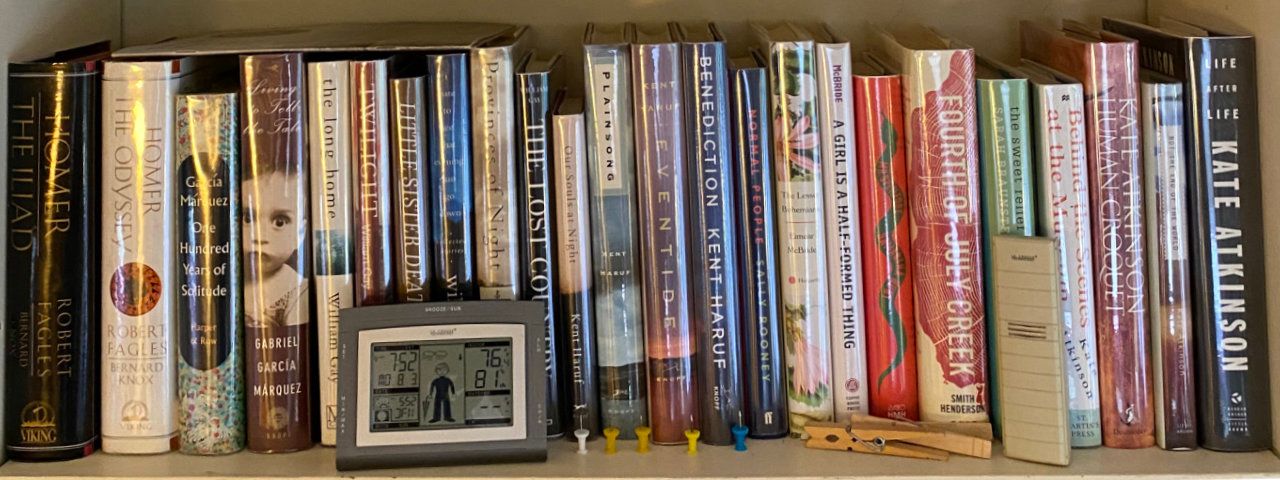 Photo of shelf E3 in the Middle bookcase at Garden (third shelf from top)